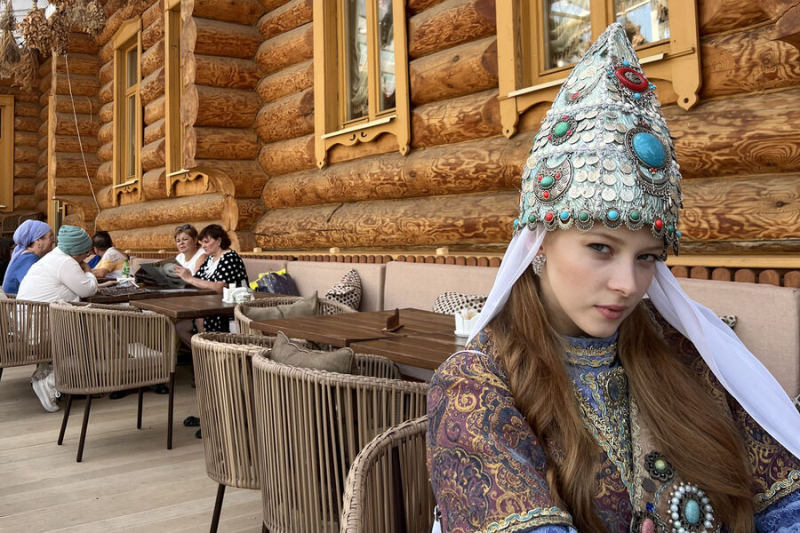 Актриса Ляпина назвала очень разными «Слово пацана» и «Мир! Дружба! Жвачка!»