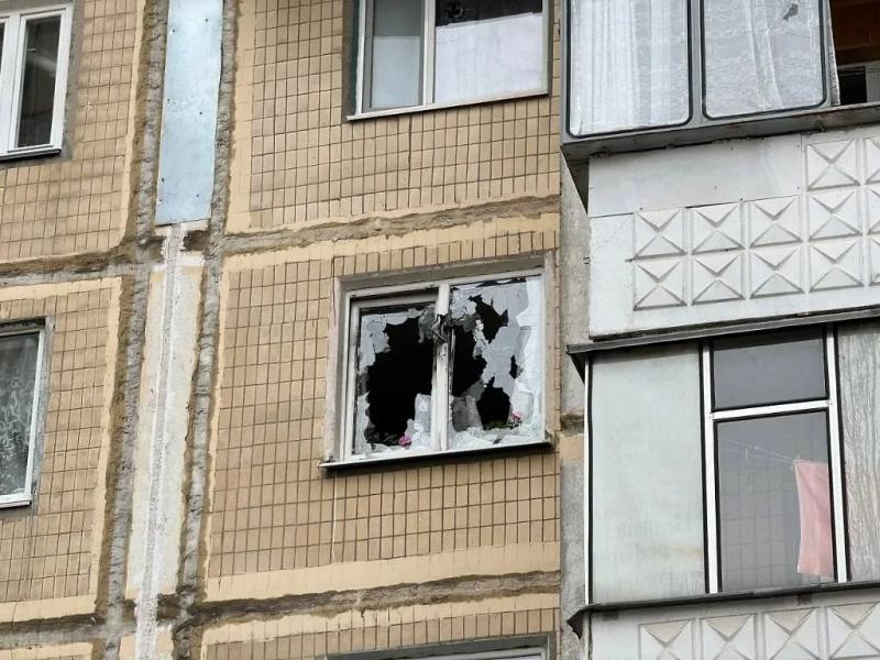 Гладков: В Белгороде беспилотник врезался в многоквартирный дом, погиб мужчина