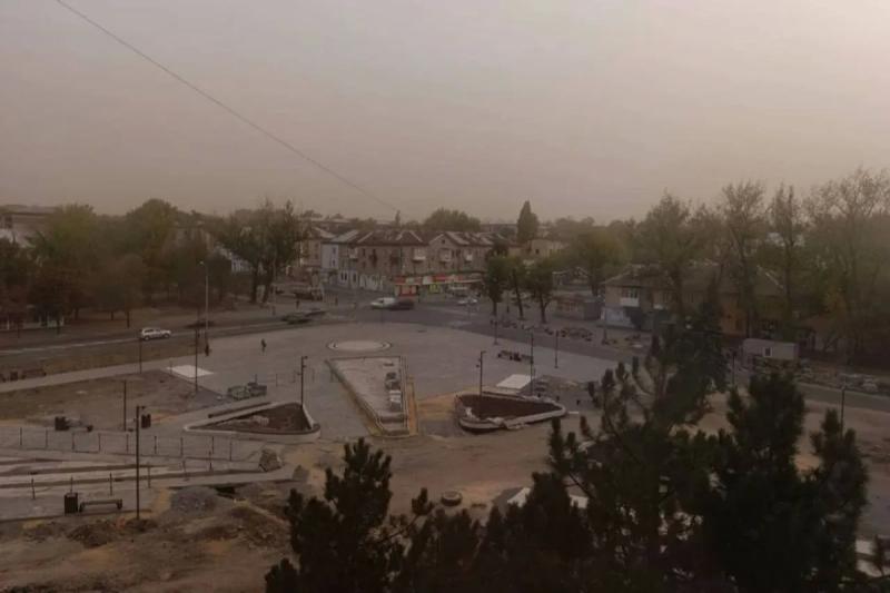 Пыльная буря накрыла сразу несколько южных регионов