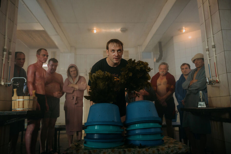 Режиссер Данил Иванов признался, что актеры мерзли на&nbsp;съемках фильма &laquo;В баню!&raquo;