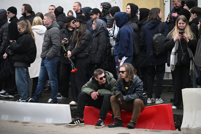 «То ли шмалью пахнет, то ли ладаном». В Москве простились с Пашей Техником