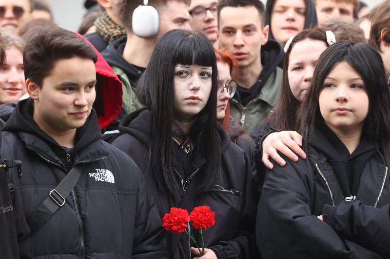 «То ли шмалью пахнет, то ли ладаном». В Москве простились с Пашей Техником