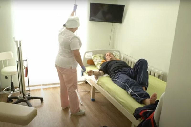 Замкнул круг, но не смог победить алкоголизм: как умирал Крис Кельми